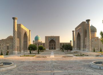 File:Registan square Samarkand.jpg ...