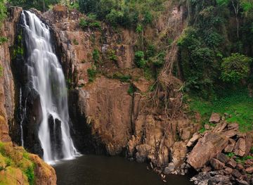 ไฟล์:Haew narok waterfall first tier.jpg ...