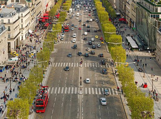 File:Avenue des Champs-Elysées from top of Arc de triomphe Paris.jpg -  Wikimedia Commons