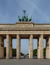 Brandenburger Tor.jpg ...