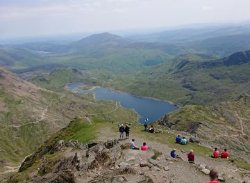 File:Snowdon Summit View.jpg ...
