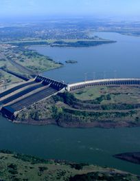 File:Itaipu Aerea.jpg - Wikimedia Commons