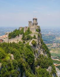 File:Fortress of Guaita - First Tower ...