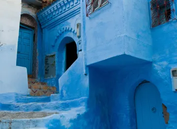 blue-painted streets ...