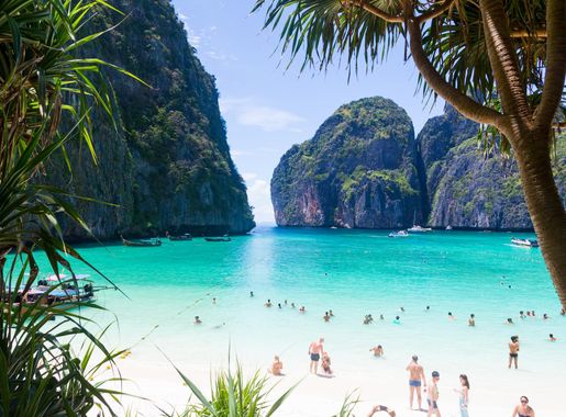 ไฟล์:Maya Bay, Thailand by Mike Clegg Photography.jpg - วิกิพีเดีย