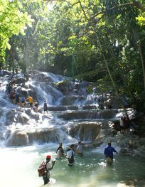 File:Dunns River Falls climb.JPG ...