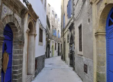 File:Medina of Essaouira walk along the ...