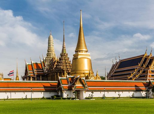 File:Wat Phra Kaew by Ninara TSP edit crop.jpg - Wikipedia