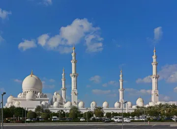 File:Sheikh Zayed Mosque 2022.jpg ...