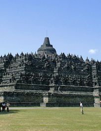 File:Borobudur-Nothwest-view.jpg ...