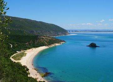 File:PRAIA NA BAIA DO PORTINHO DA ...