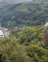 File:Vianden castel town.jpg ...