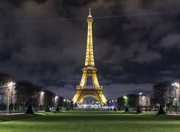 File:Eiffel Tower by night, Paris ...