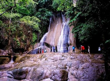 File:Sai Yok Noi Waterfall - Sai Yok ...