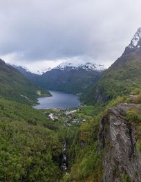 Flydalsjuvet Viewpoint 20150604 1.jpg ...