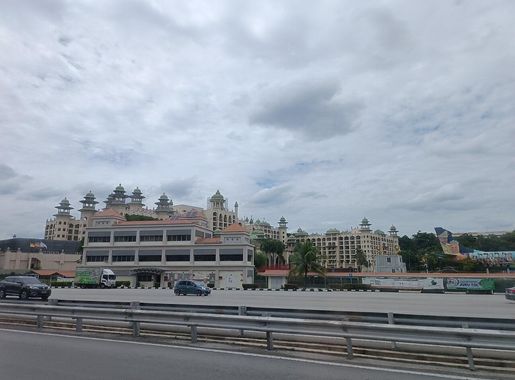 File:Palace of the Golden Horses (220713) 01.jpg - Wikimedia Commons