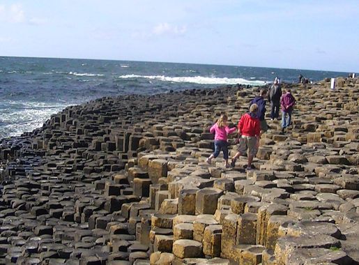 File:Giant's Causeway basalt columns (2).JPG - Wikimedia Commons