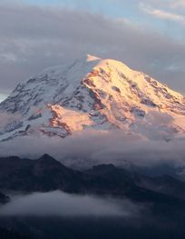 Scenic view of peak of Mount Rainier ...