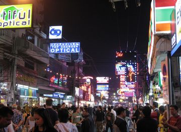 ไฟล์:Pattaya, Walking Street at night ...